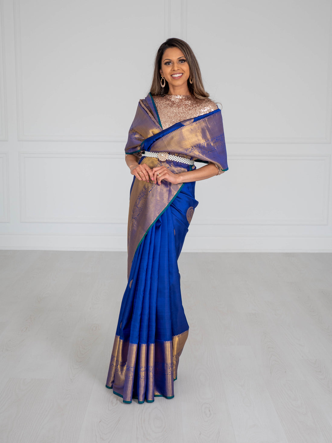 2025 Style: How can I make a saree look more modern?