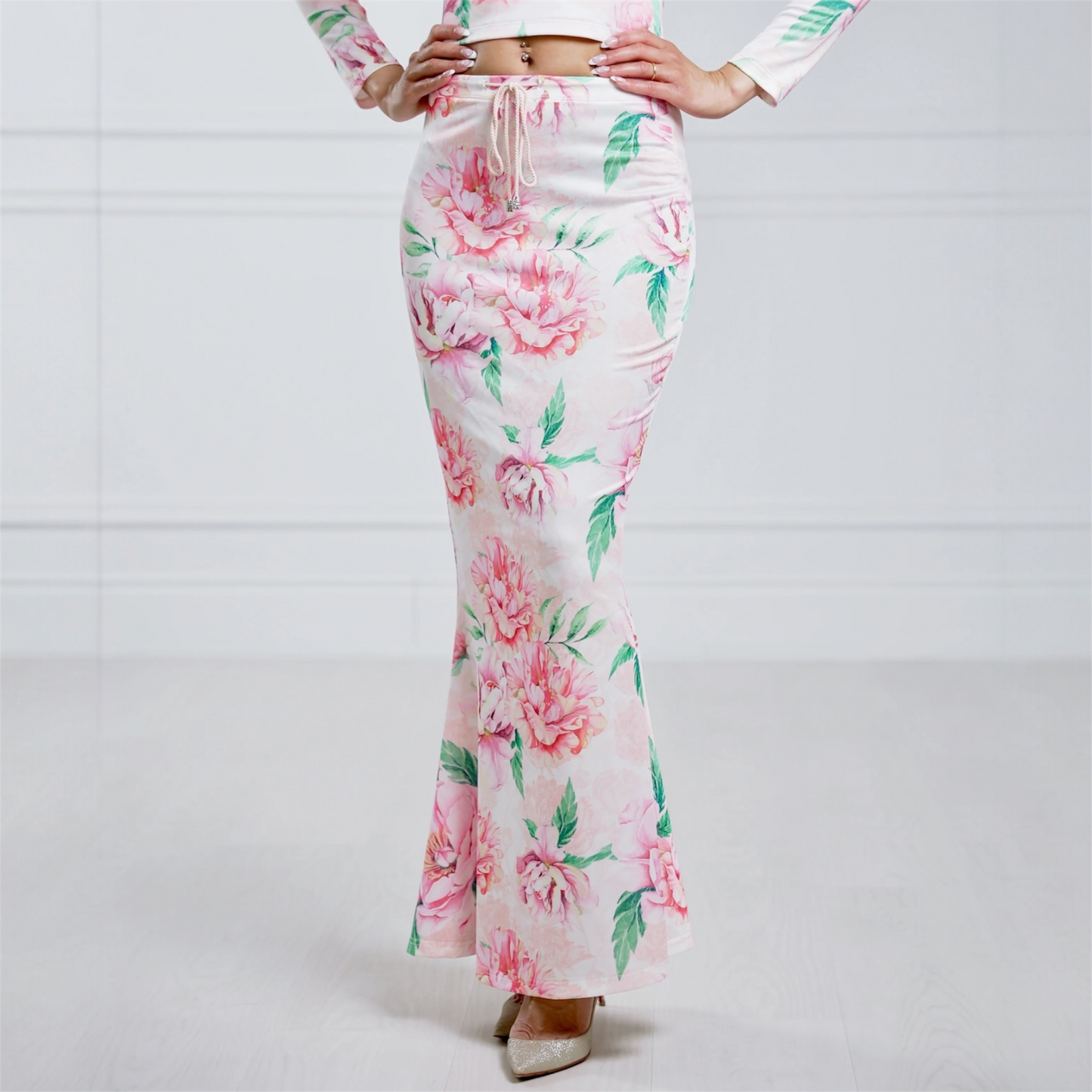 Tall 40" Meera Saree Silhouette™