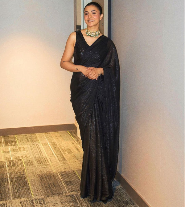 TiaBhuva.com - The Anna Crop Top and Vino Luxe Saree on the one and only  @akmakeup1 😍✨ How stunning is this look?! Get these items on SALE now at  TiaBhuva.com 💫 Tap
